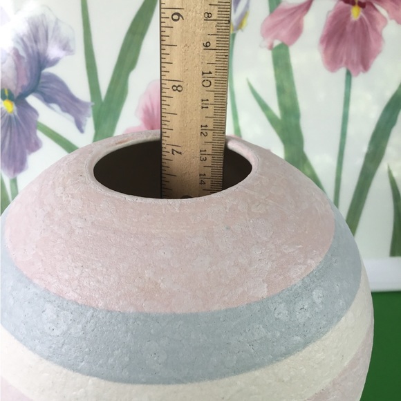 CERAMIC VASE 7” tall. Cream color with pale, pink, pale, blue stripes - Picture 4 of 8
